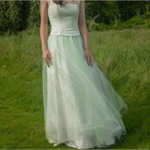 Light Green Niki Lavis Prom Dress Sz. 4